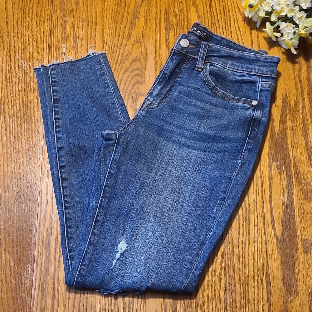 Judy Blue Skinny Fit Distressed Raw Hem Jeans 3/26